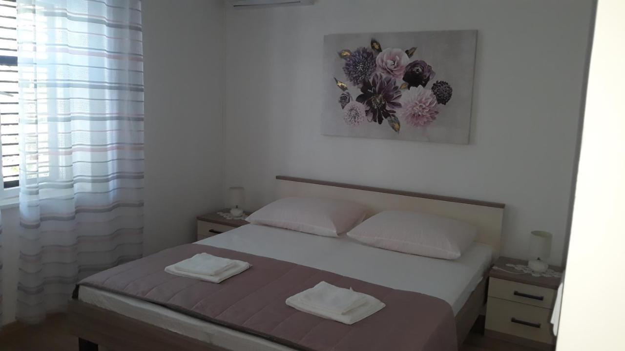 Mini Apartment Petra - Rooms Purple & Green With Kitchen And Garden Дубровник Стая снимка