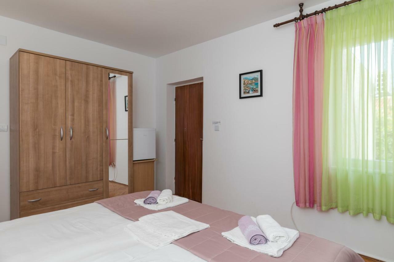 Mini Apartment Petra - Rooms Purple & Green With Kitchen And Garden Дубровник Екстериор снимка